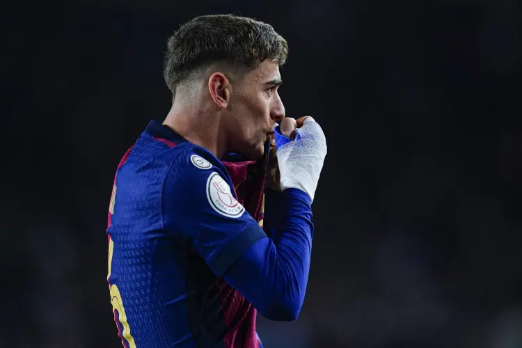 曾因右膝前 曾因右膝前