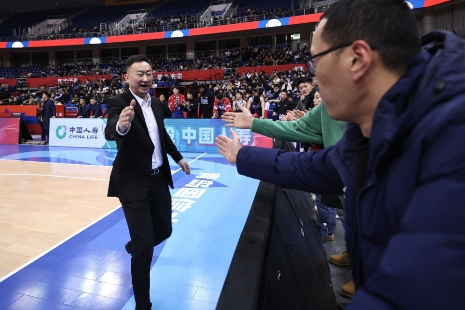 青岛男篮的 青岛男篮的